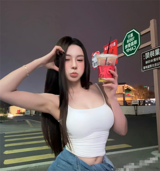 17081
