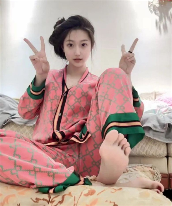 18004