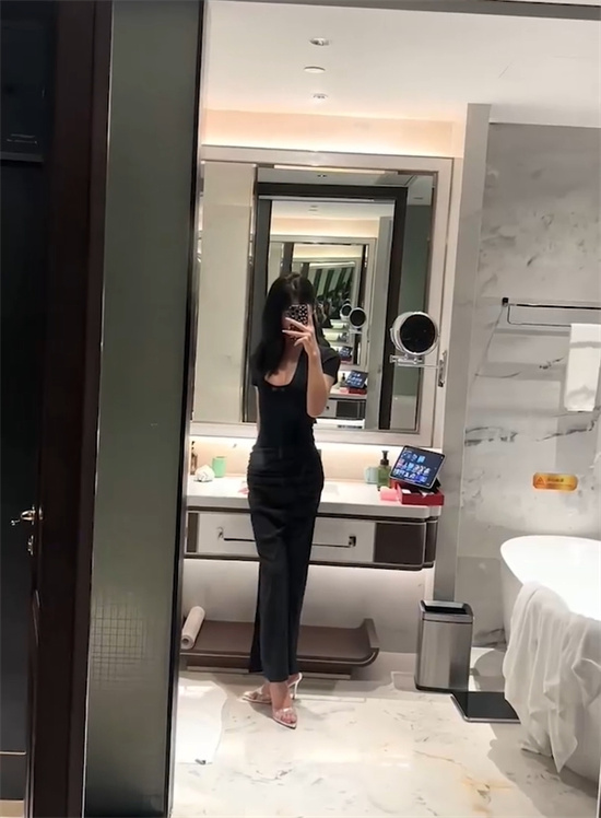 18099