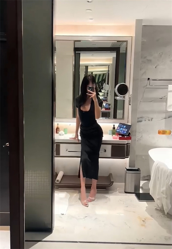 18100