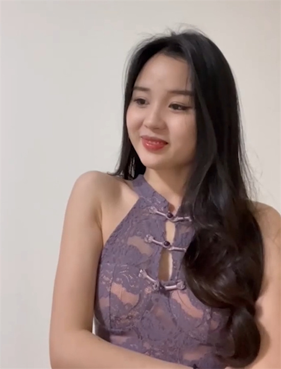 18318
